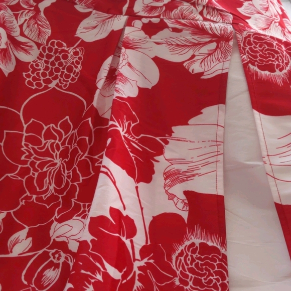Red & white tropical/floral print sleeveless dress - Picture 9 of 12